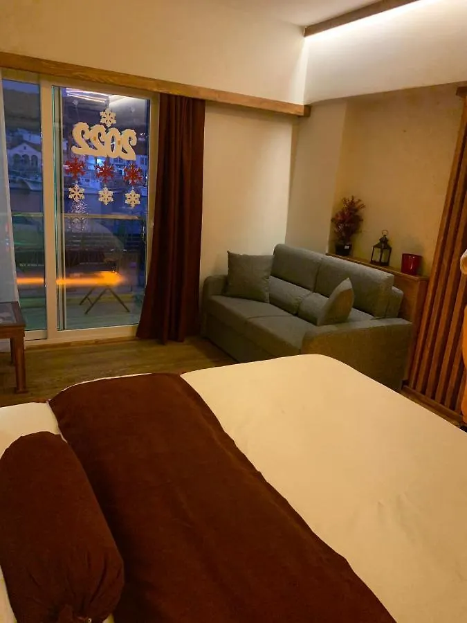 Palmiye Konuk Evi Foça 0*,